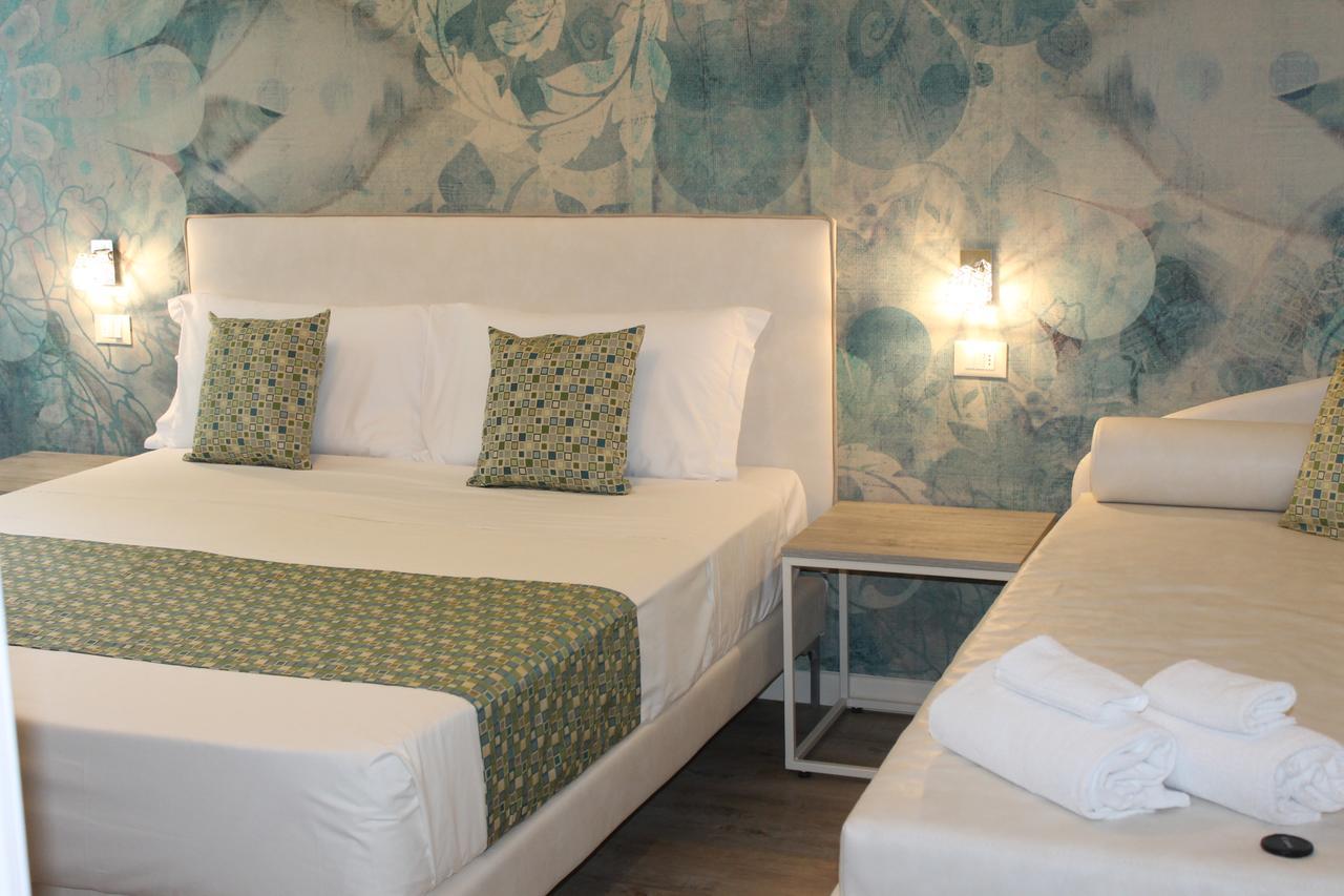 Lake Garda Beach Hostel Padenghe sul Garda Luaran gambar
