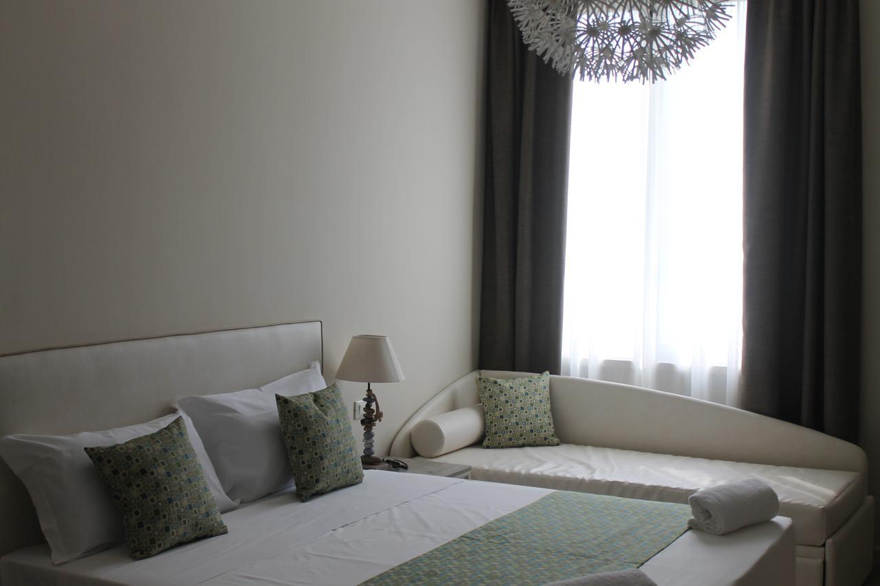 Lake Garda Beach Hostel Padenghe sul Garda Luaran gambar