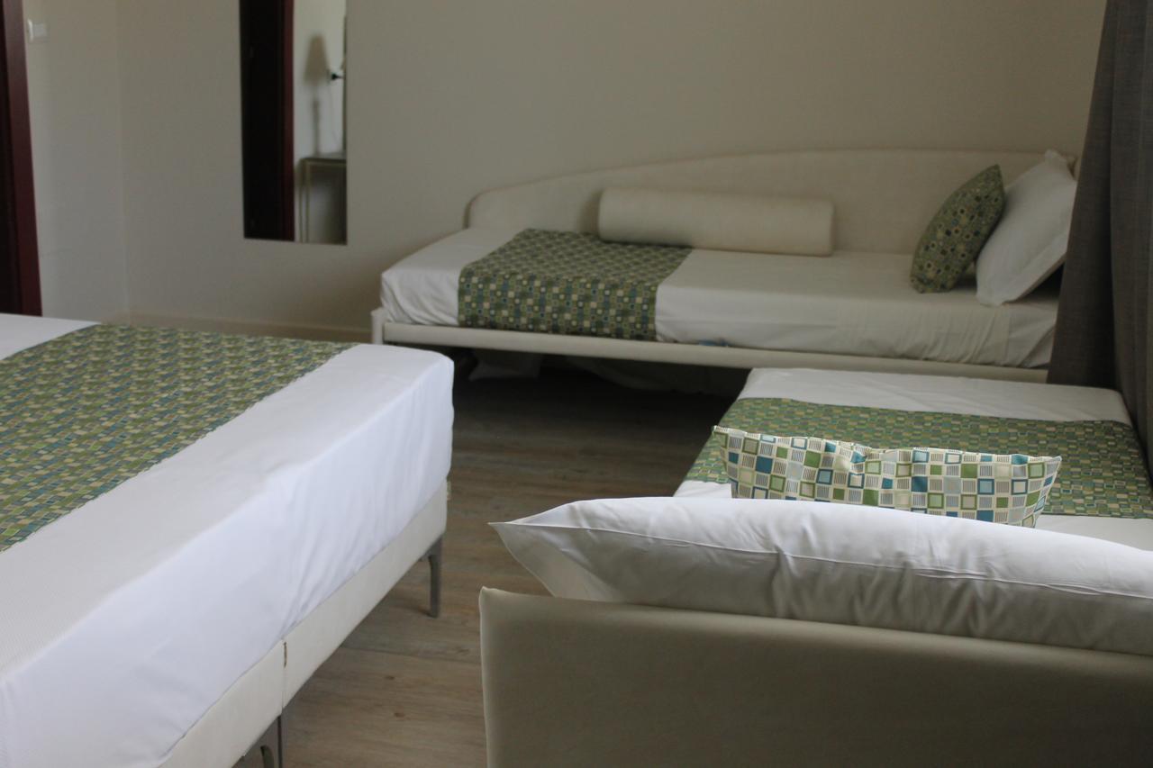 Lake Garda Beach Hostel Padenghe sul Garda Luaran gambar