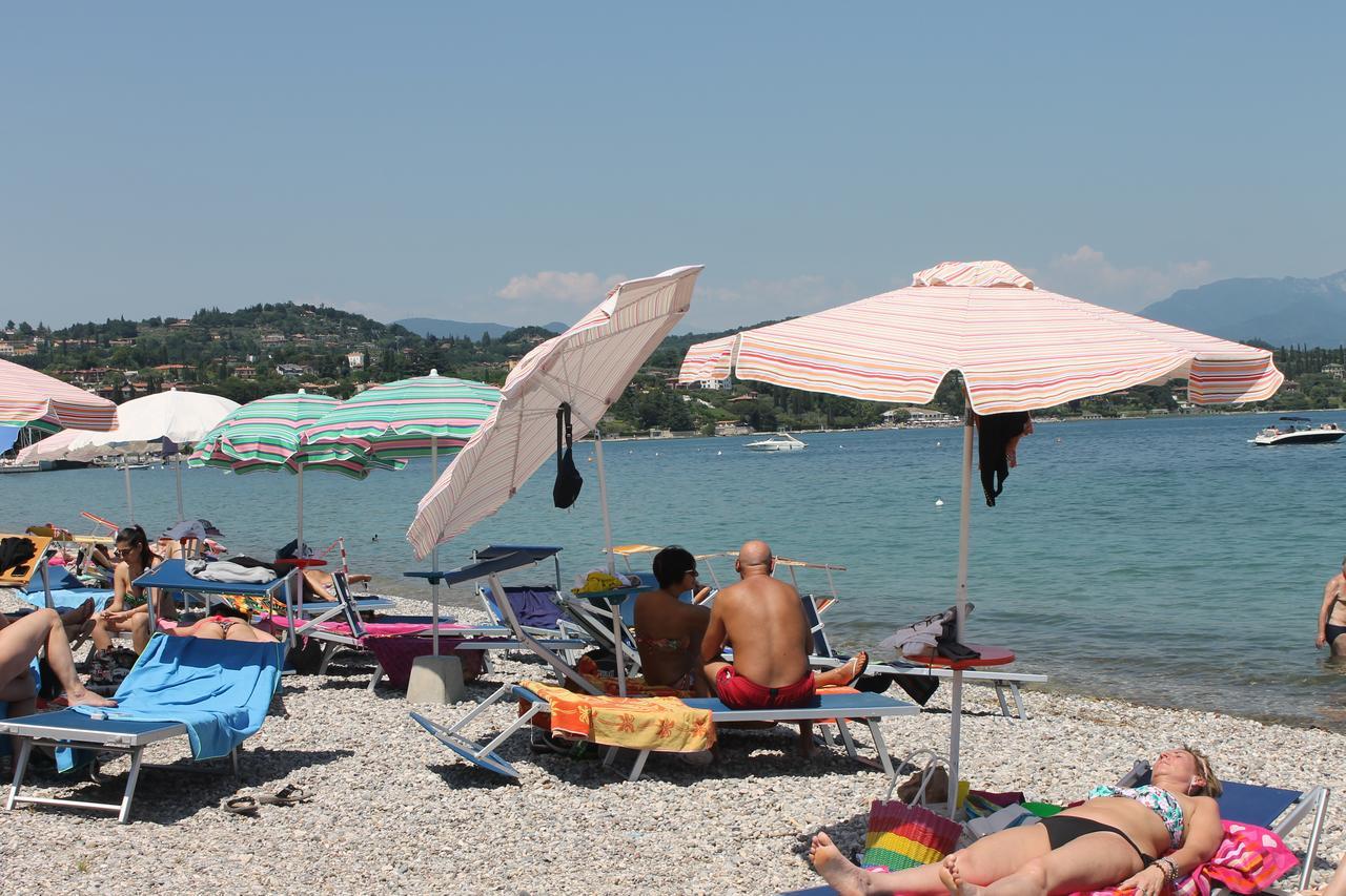 Lake Garda Beach Hostel Padenghe sul Garda Luaran gambar