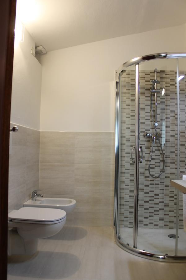 Lake Garda Beach Hostel Padenghe sul Garda Luaran gambar
