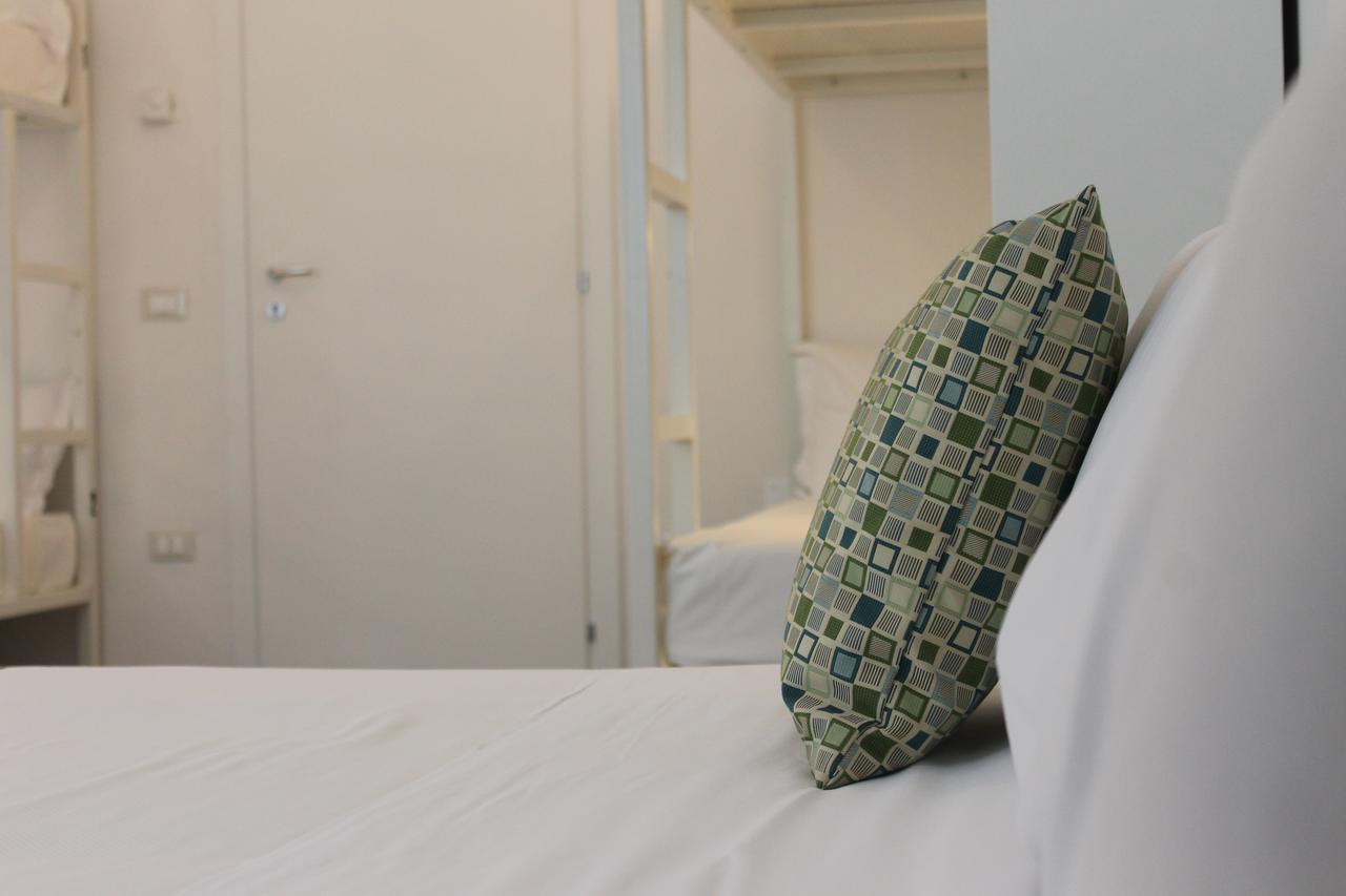 Lake Garda Beach Hostel Padenghe sul Garda Luaran gambar