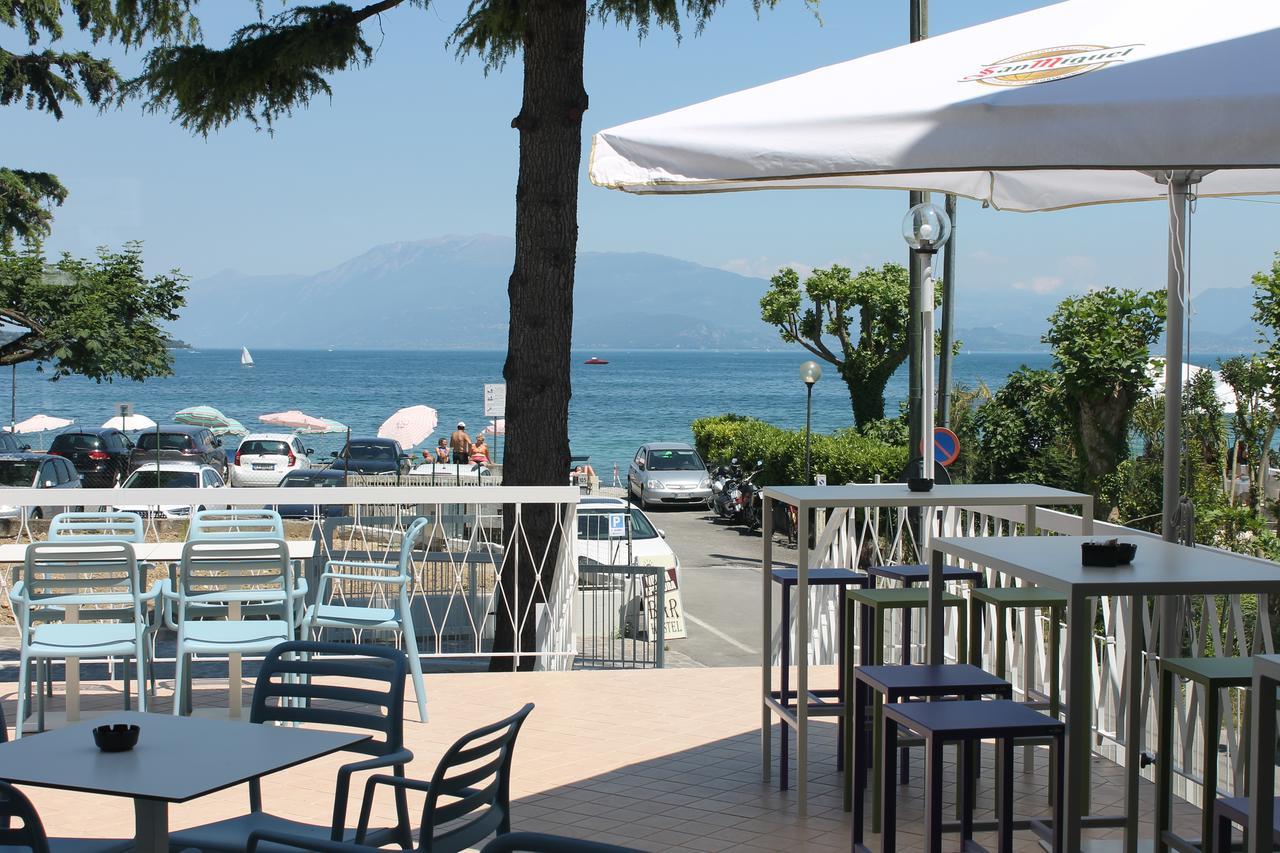 Lake Garda Beach Hostel Padenghe sul Garda Luaran gambar