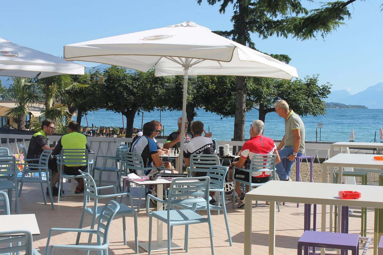 Lake Garda Beach Hostel Padenghe sul Garda Luaran gambar